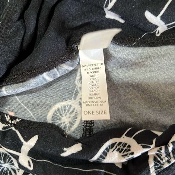 LuLaRoe bicycle print leggings. One Size. - Picture 7 of 7